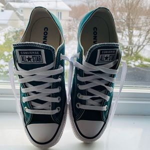 Green Converse size 7.5